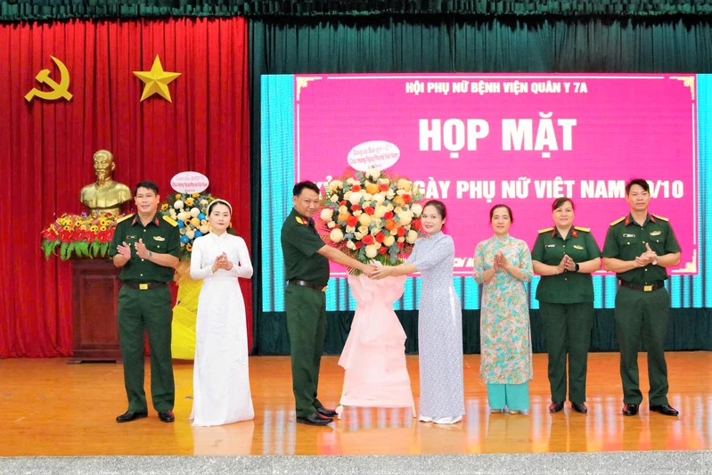 Bệnh viện Quân y 7A họp mặt kỷ niệm ngày Phụ nữ Việt Nam