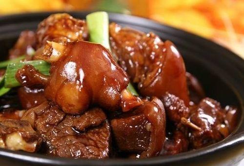 Thiếu tướng Trần Ngọc Minh nắm tình hình các dự án thuộc đất Quốc phòng