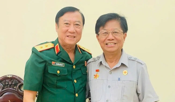 Đọc “Phong ba biển tình” của Trung tướng Nguyễn Đức Hải 
 