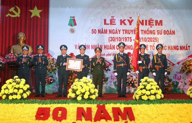 Sư đoàn 370: Viết tiếp chiến công, bảo vệ vững chắc vùng trời, vùng biển của Tổ quốc