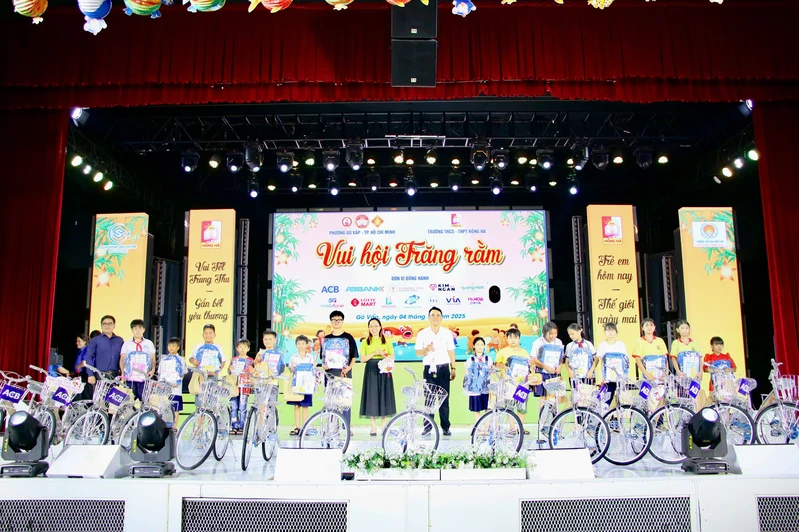 Niềm vui trọn vẹn đêm hội trăng rằm phường Gò Vấp
