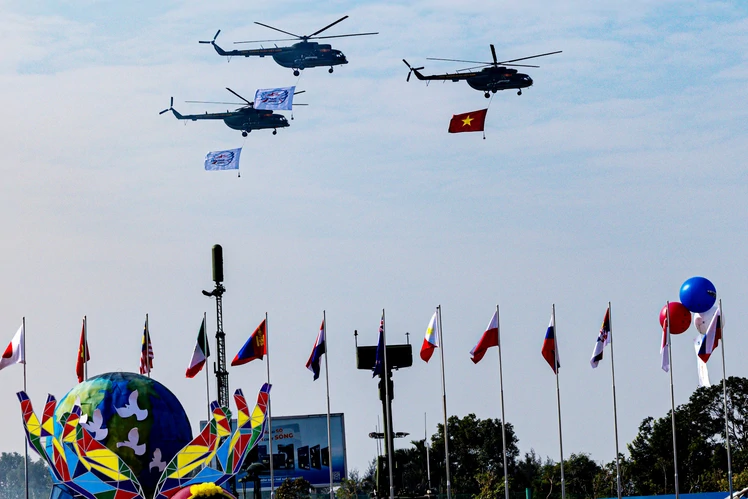 Bác bỏ luận điệu xuyên tạc “Việt Nam chạy đua vũ trang,  đi ngược lại chính sách hòa bình”
