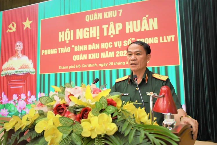Quân khu 7 tập huấn Phong trào “Bình dân học vụ số”