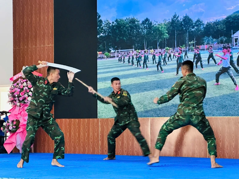 Trung đoàn Minh Đạm ra mắt Câu lạc bộ võ thuật Vovinam