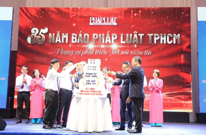 Dấu ấn 35 năm báo Pháp luật Thành phố Hồ Chí Minh
