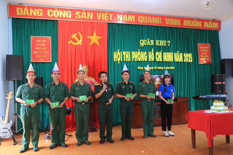 Sôi nổi hội thi phòng Hồ Chí Minh trong LLVT Quân khu 7 năm 2025