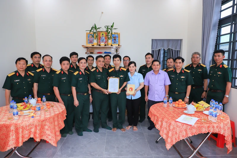 Cục Chính trị Quân khu 7 bàn giao “Nhà đồng đội” tại tỉnh Tây Ninh