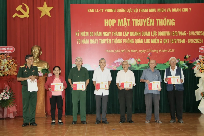 Họp mặt truyền thống Phòng Quân lực Bộ Tham mưu Miền và Quân khu 7