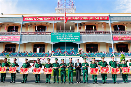 Ấn tượng Lễ khai mạc Hội thi, hội thao quốc phòng, thể dục thể thao LLVT Thành phố Hồ Chí Minh năm 2025