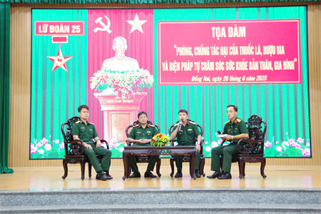 Lữ đoàn 25 tổ chức tọa đàm “Phòng, chống tác hại của thuốc lá, rượu bia và biện pháp tự chăm sóc sức khỏe bản thân, gia đình”
