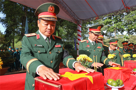 Hành trình tri ân các liệt sĩ